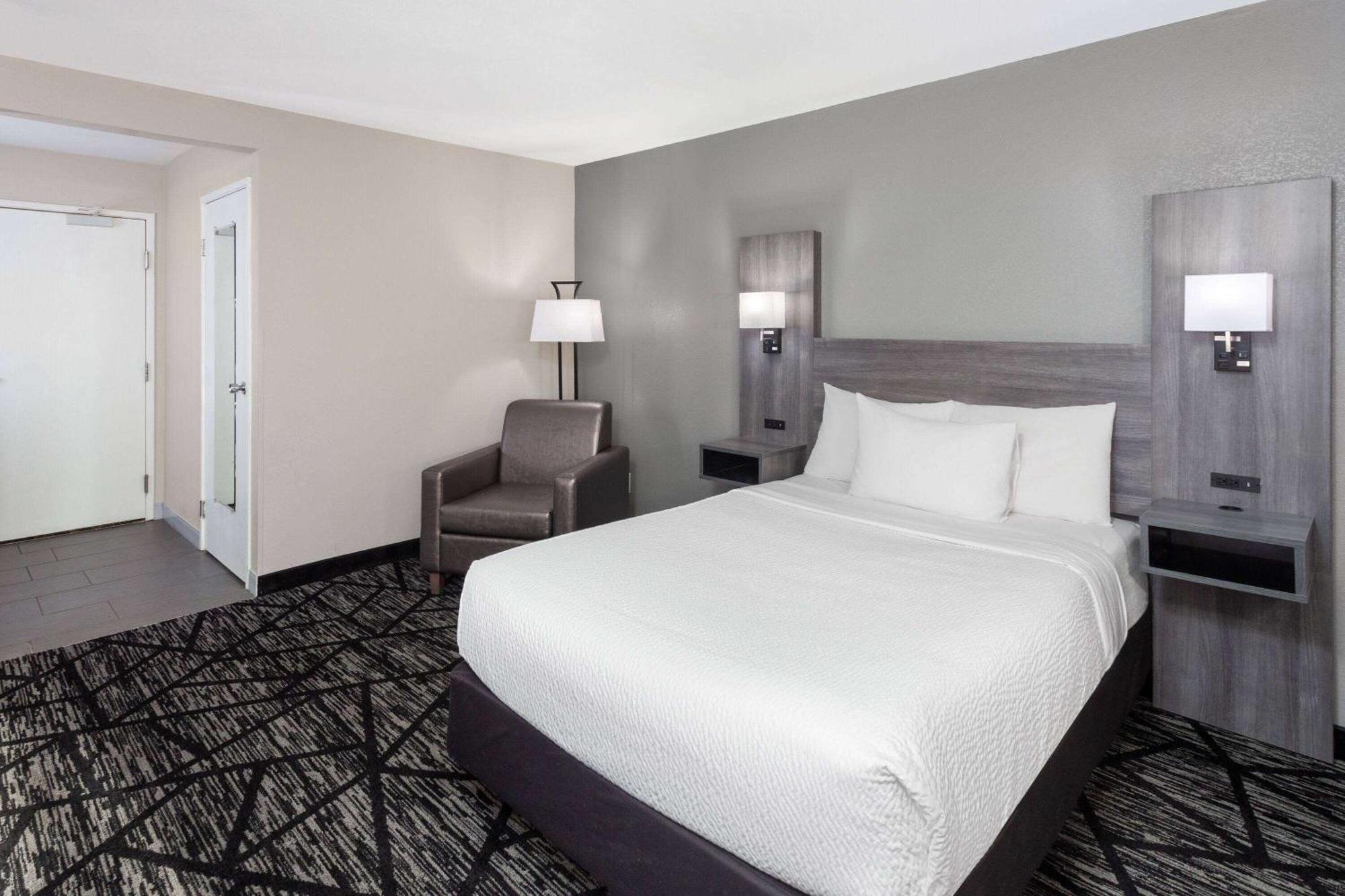 La Quinta Inn By Wyndham Cleveland Independence Exteriör bild